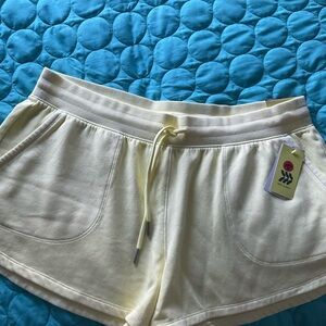 Yellow Women's Shorts XXL NWT